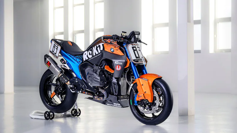 BMW R 1300 R Superhooligan 2026 in racing livery side profile